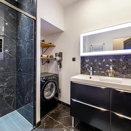 L'elegance - Vintagewi-ficentre Apartment